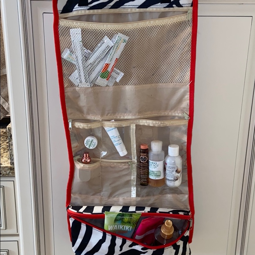 💜 5/$20GUC zebra toiletries hanging bag
